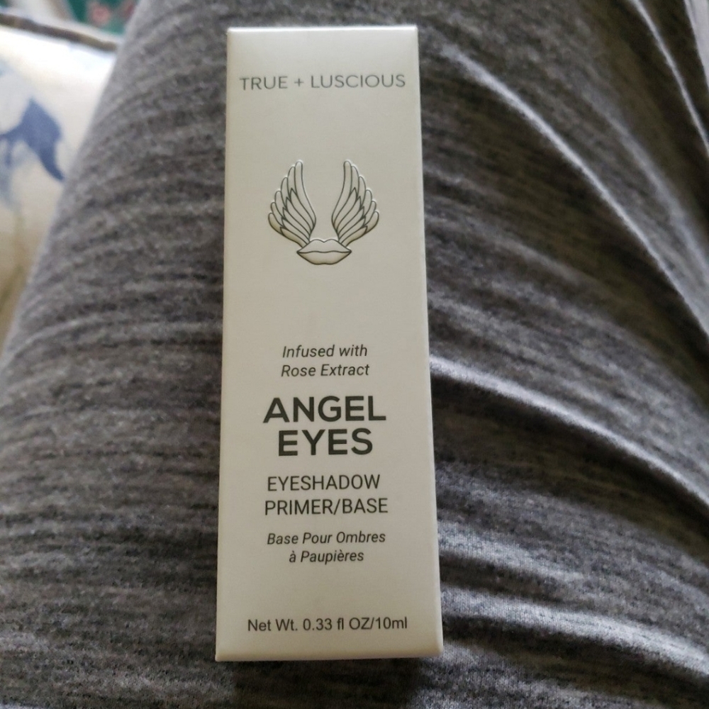 Angel Eyes eyeshadow primer light nude